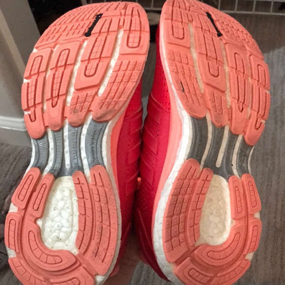 ADIDAS RUNNING SHOES - Picture 3 of 4